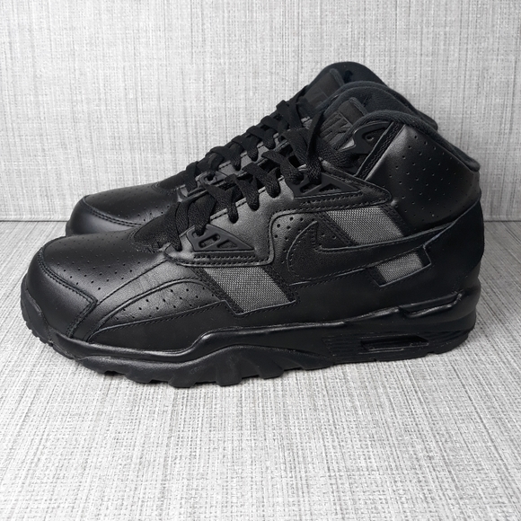 triple black sc trainer